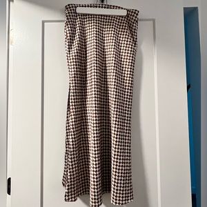 Abercrombie and fitch brown patterned silk column midi skirt with side slit